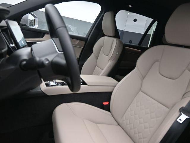 New 2026 Volvo XC90 B6 Plus w/ Protection Package Premier image 9