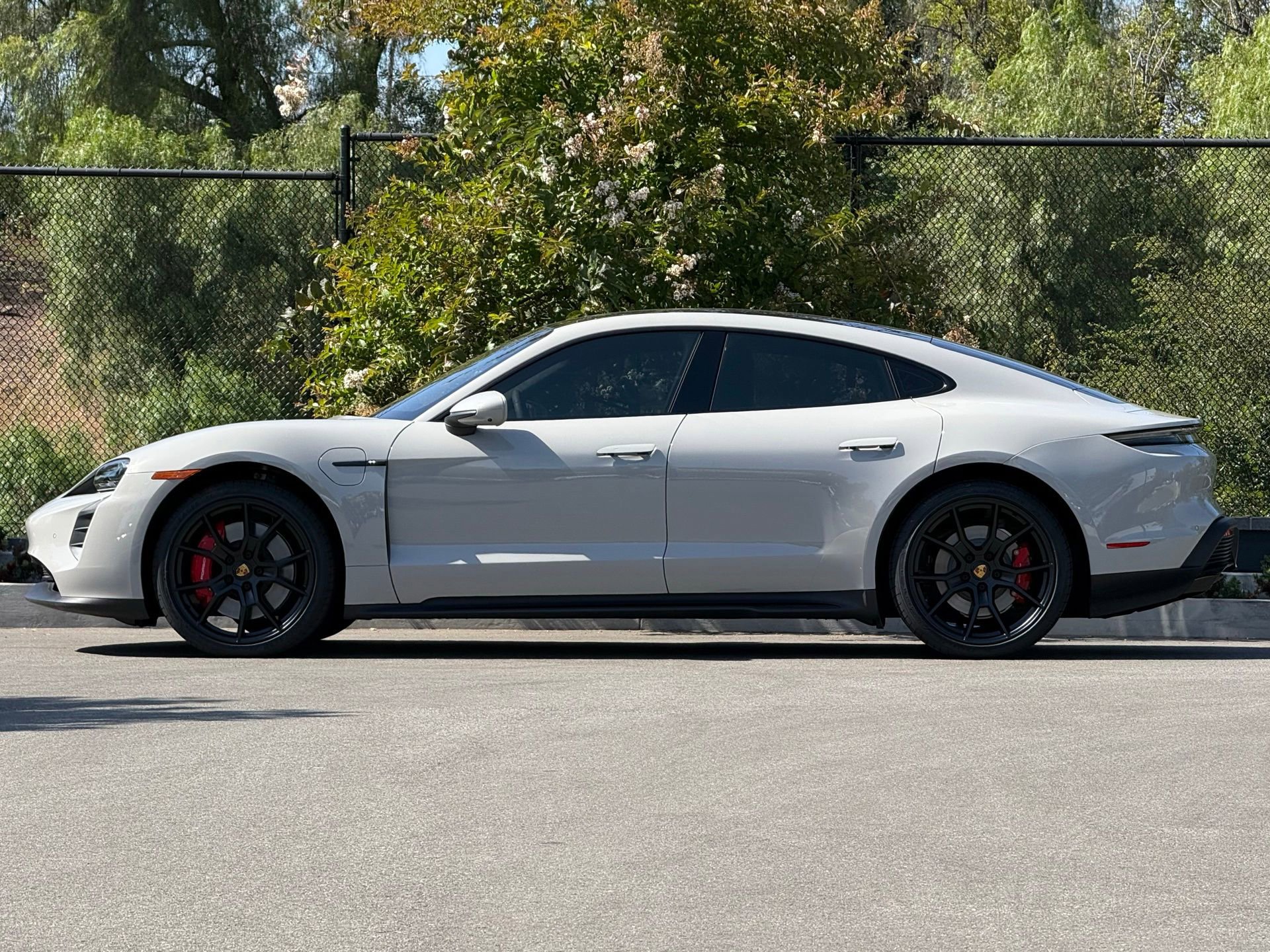 Certified 2022 Porsche Taycan GTS AWD/4WD image 2