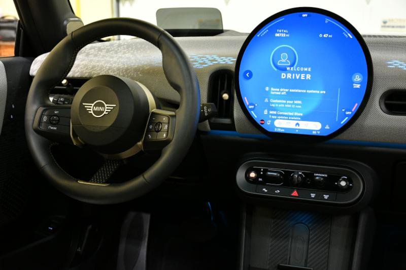 Used 2025 MINI Cooper S image 41