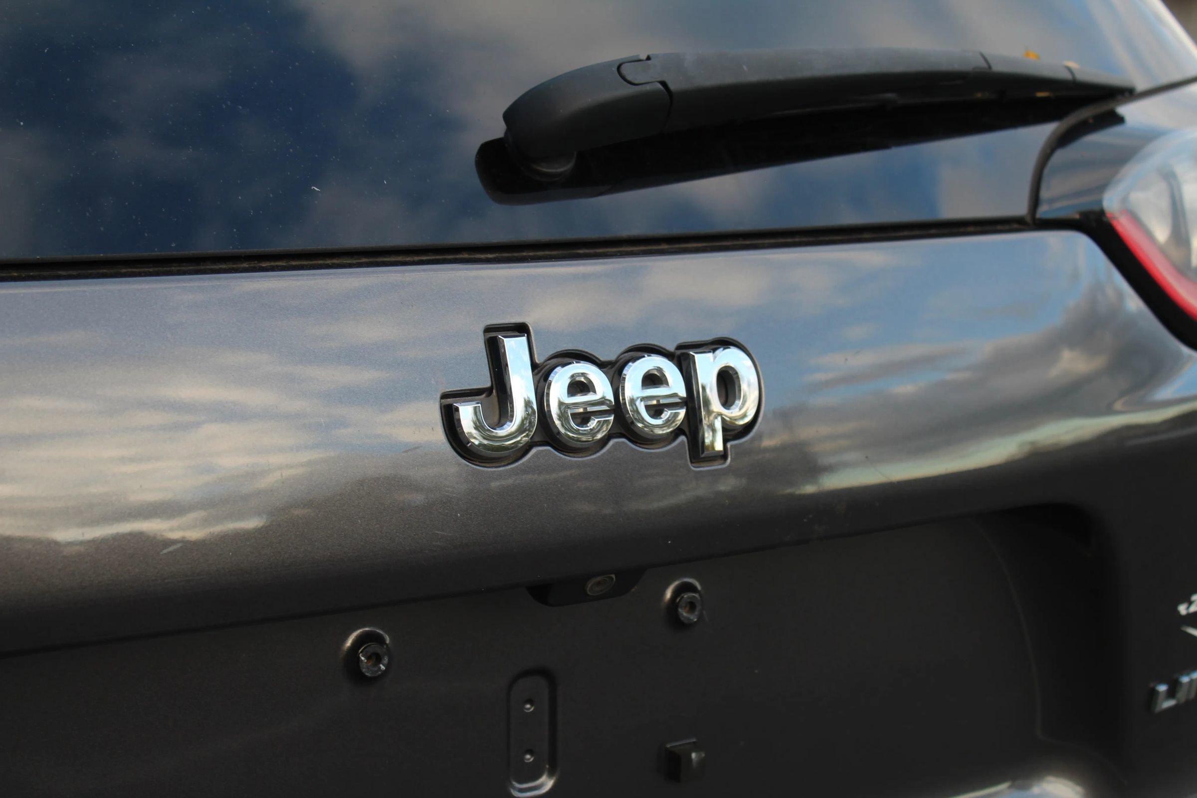 Used 2019 Jeep Cherokee Limited image 41