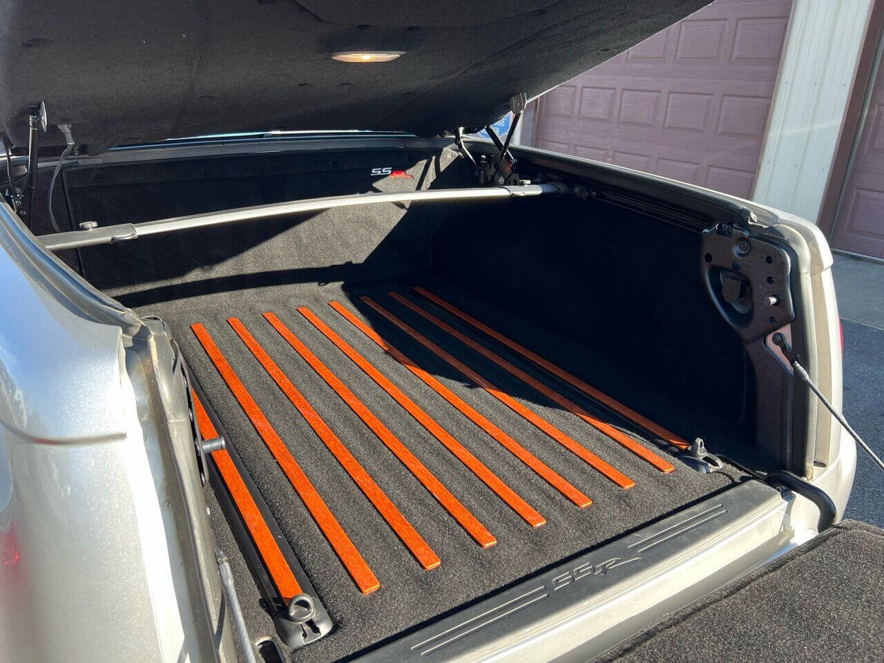 Used 2004 Chevrolet SSR w/ Preferred Equipment Group RWD image 62