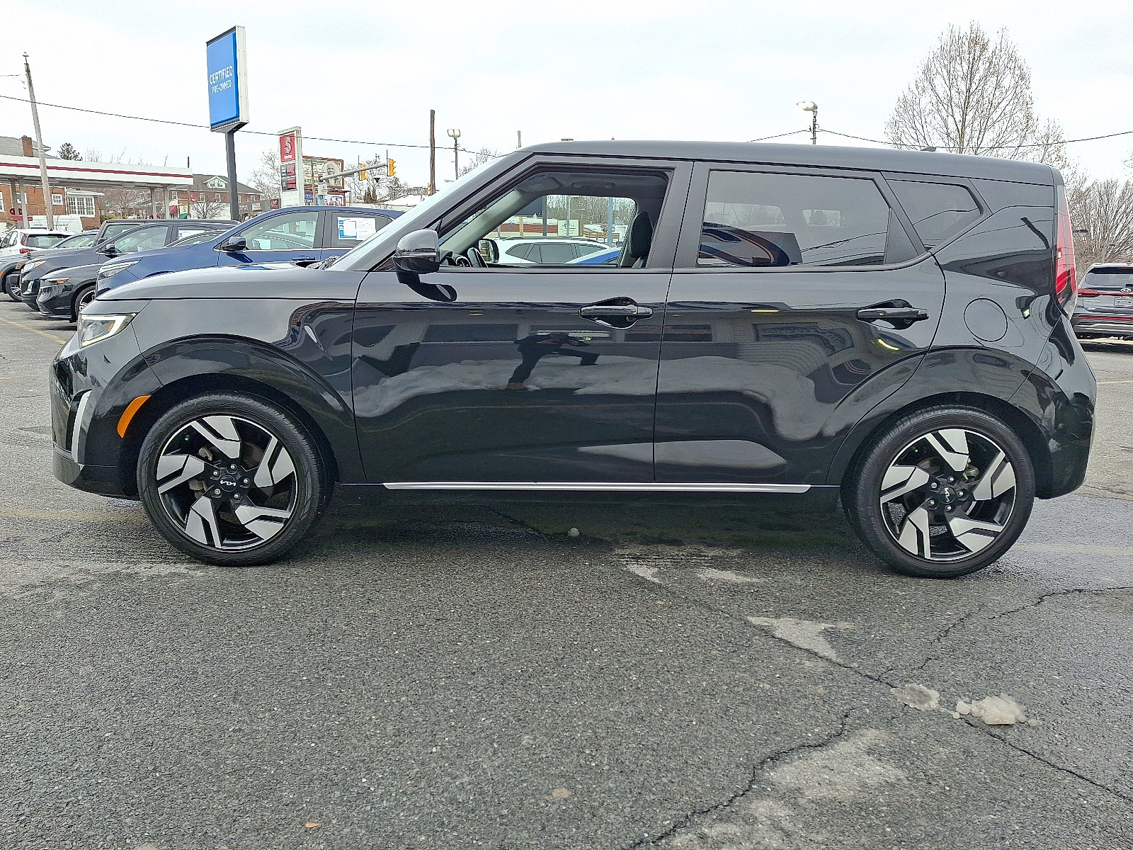 Used 2023 Kia Soul GT-Line w/ GT-Line Technology Package image 2