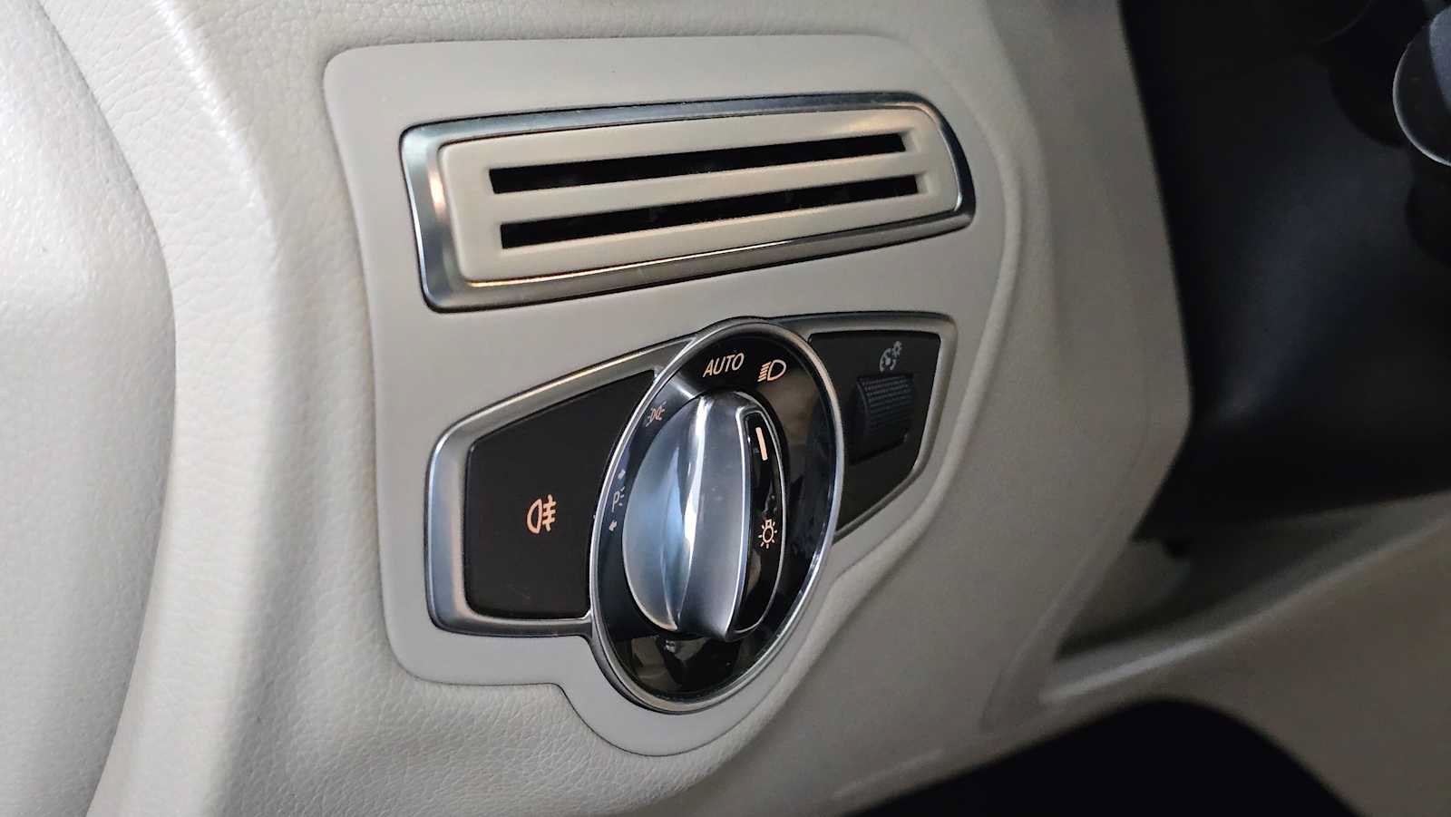 Certified 2016 Mercedes-Benz C 300 4MATIC Sedan image 25