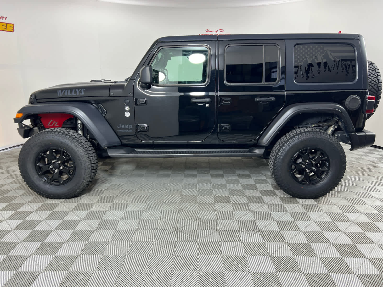 Used 2021 Jeep Wrangler Unlimited Willys image 2
