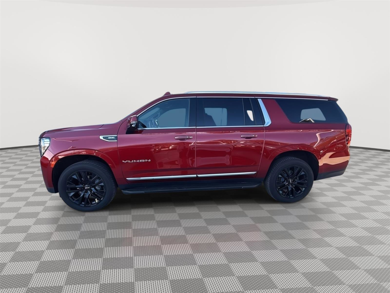 Used 2022 GMC Yukon XL SLT w/ SLT Luxury Package image 2