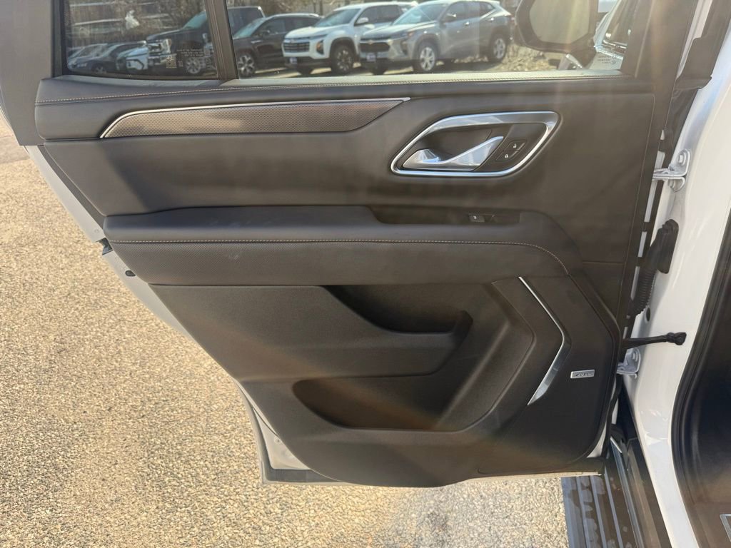 Used 2024 GMC Yukon AT4 w/ AT4 Premium Package AWD/4WD image 20