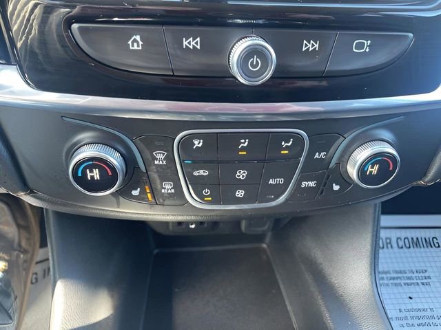 Used 2020 Chevrolet Traverse LT image 18