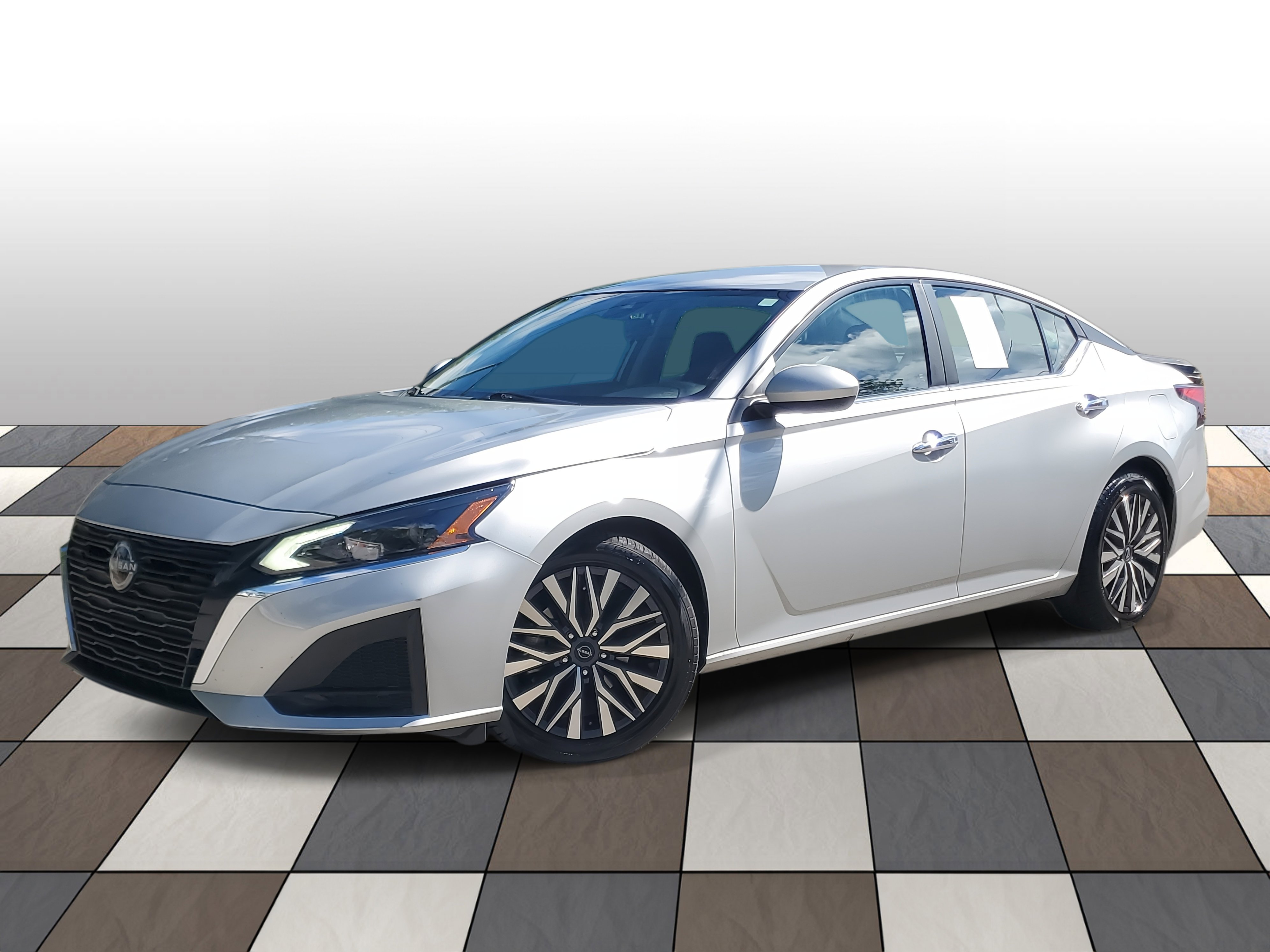 Used 2023 Nissan Altima 2.5 SV FWD image 1