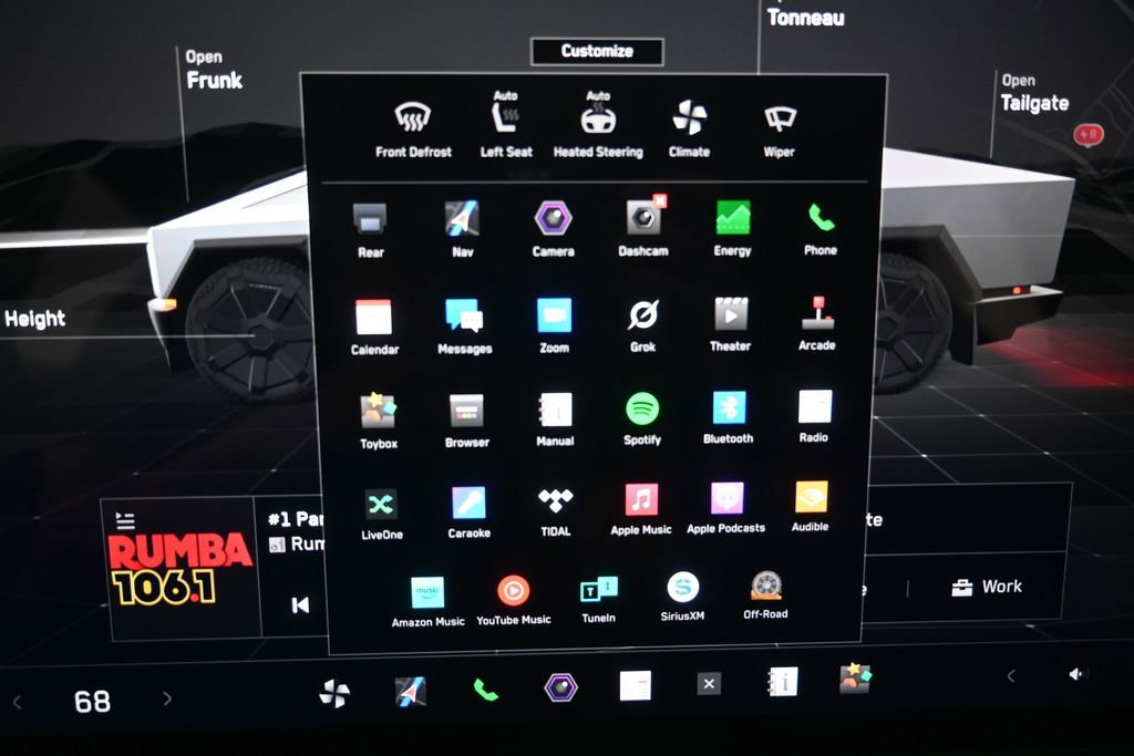 Used 2024 Tesla Cybertruck AWD Crew Cab image 10