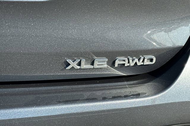 Certified 2023 Toyota Highlander XLE image 40