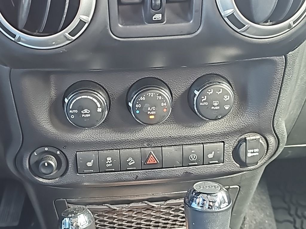 Used 2017 Jeep Wrangler Unlimited Rubicon image 6