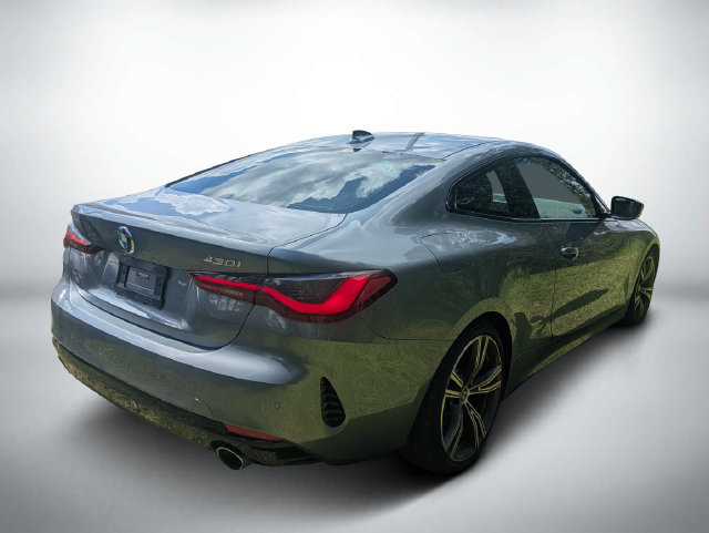 Used 2022 BMW 430i Coupe w/ Convenience Package RWD image 4