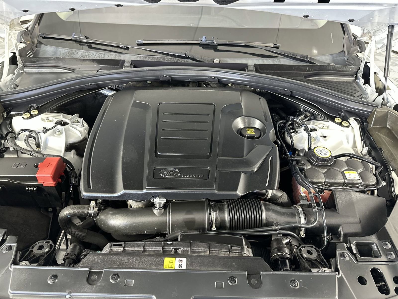 Used 2019 Land Rover Range Rover Velar S image 28