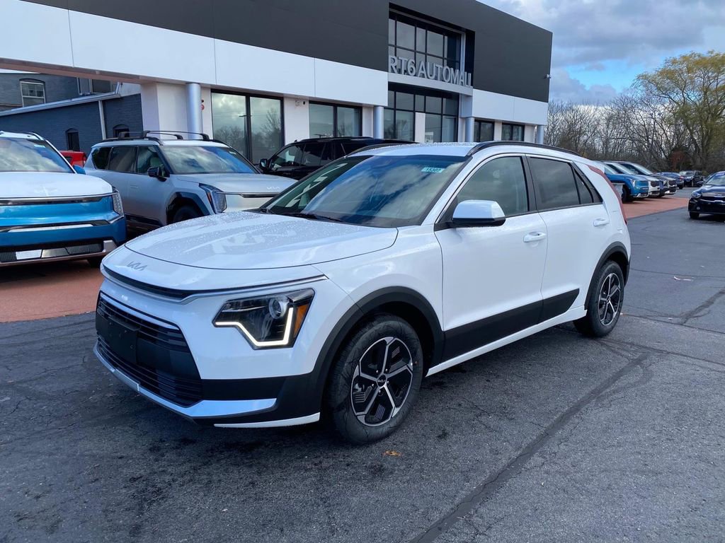 New 2025 Kia Niro LX