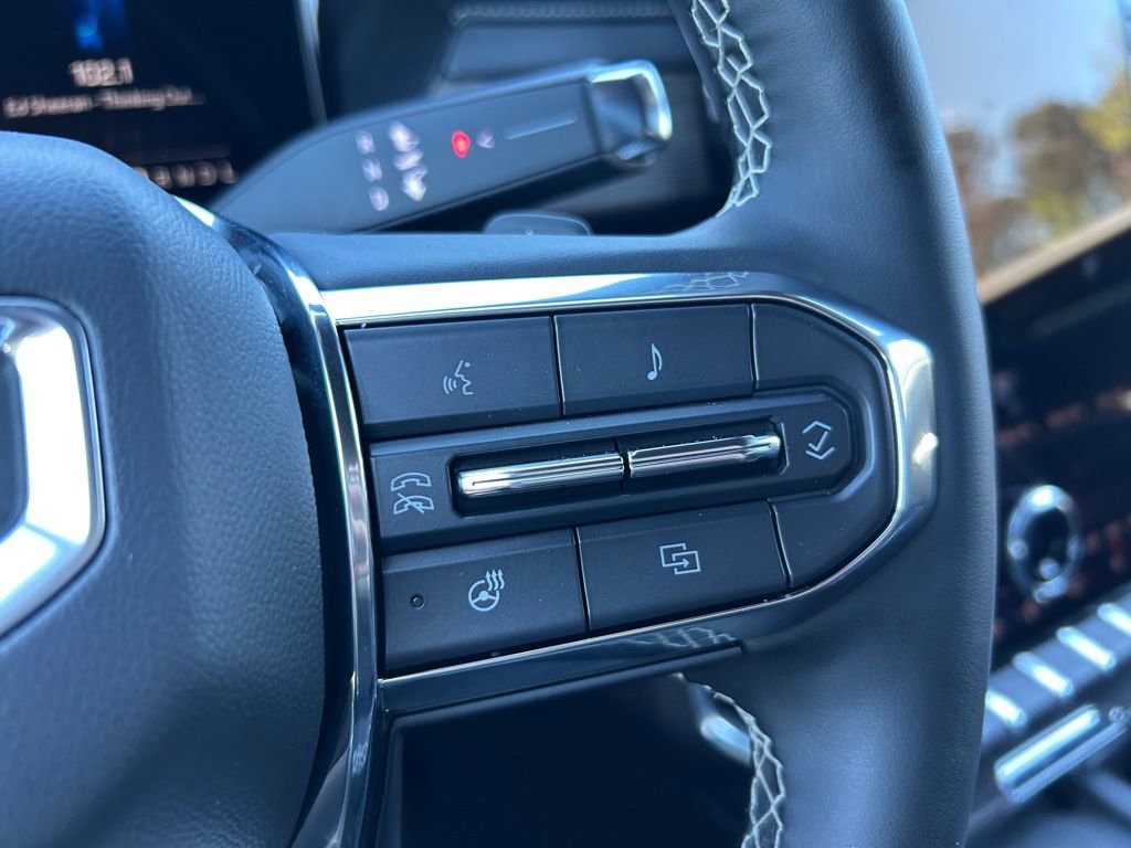 Used 2025 GMC Acadia Denali image 25