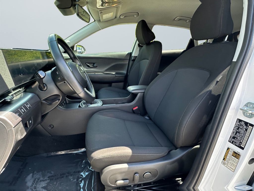 Used 2025 Hyundai Kona SEL FWD image 9