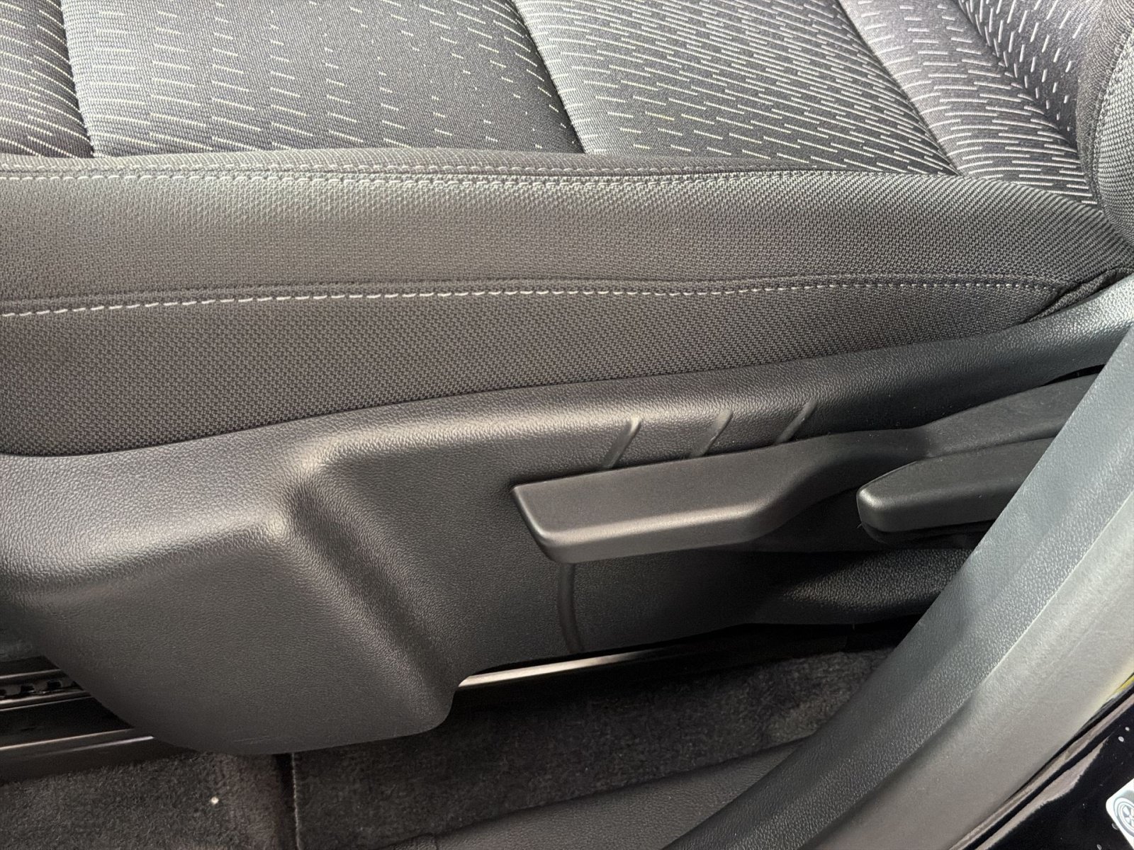 New 2027 Chevrolet Equinox LT FWD image 14