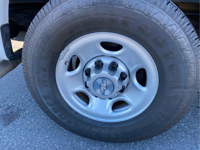 Used 2019 Chevrolet Express 3500 w/ Driver Convenience Package image 9
