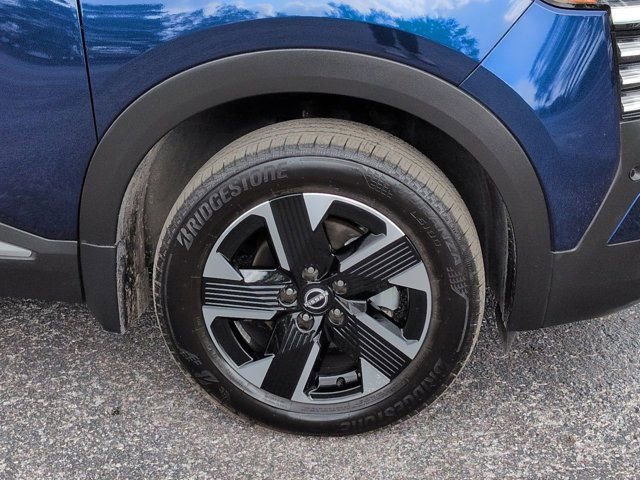 Used 2025 Nissan Kicks SR FWD image 10