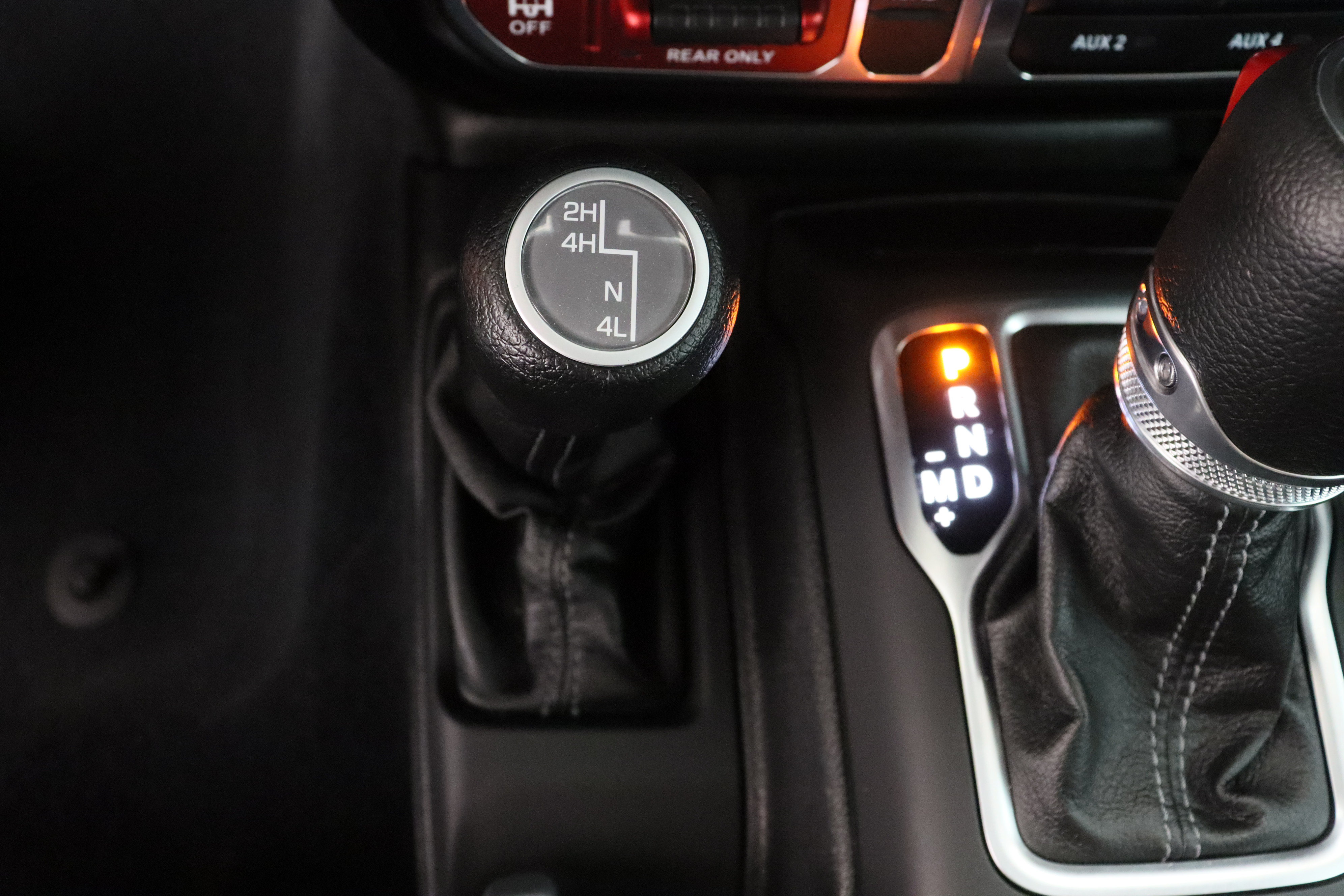 Used 2025 Jeep Gladiator Mojave w/ Convenience Group AWD/4WD image 22