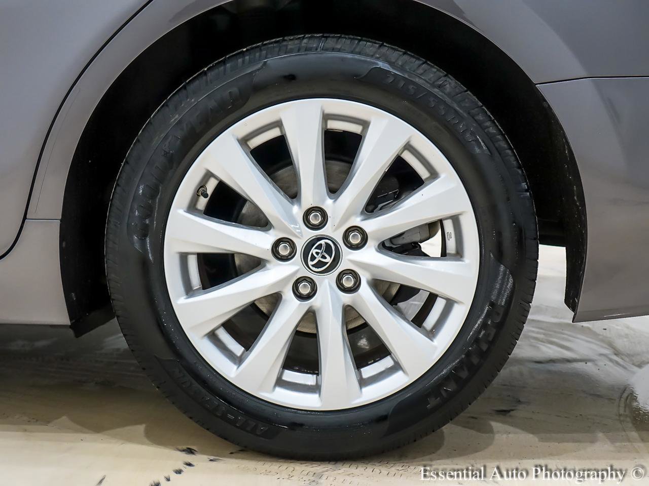 Used 2019 Toyota Camry LE w/ Convenience Package image 12