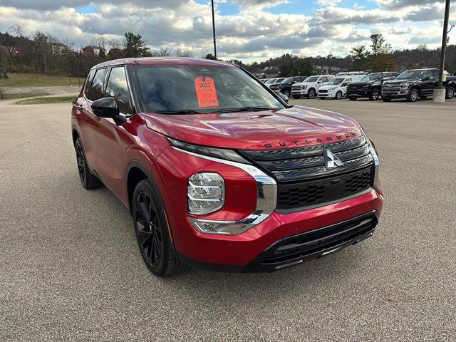 Used 2023 Mitsubishi Outlander SE Black Edition image 6
