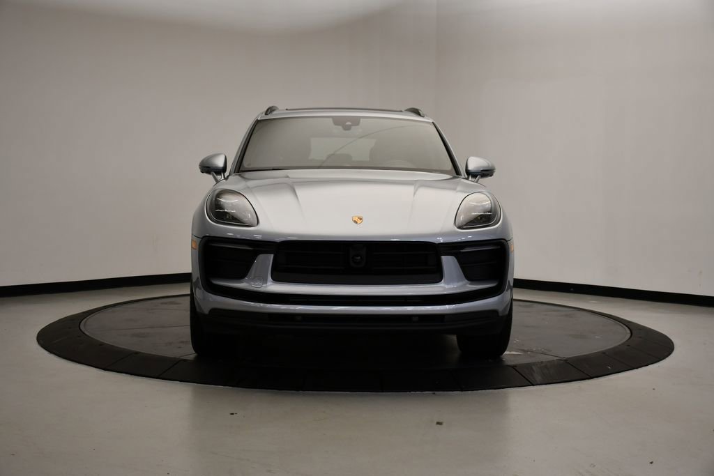 Certified 2026 Porsche Macan image 9