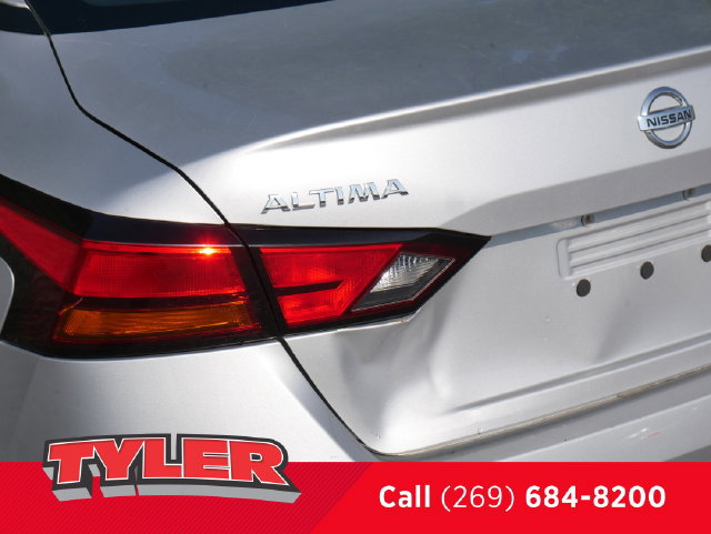 Used 2019 Nissan Altima 2.5 S FWD image 12