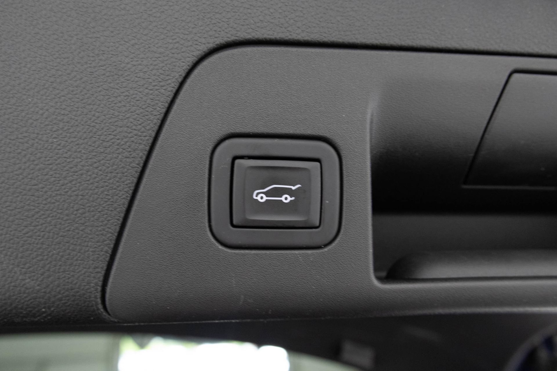 Used 2023 Buick Envision Essence AWD/4WD image 38