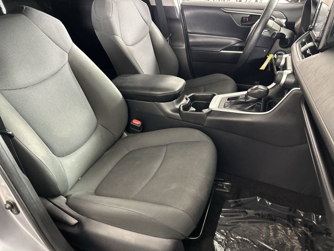 Used 2021 Toyota RAV4 LE image 26