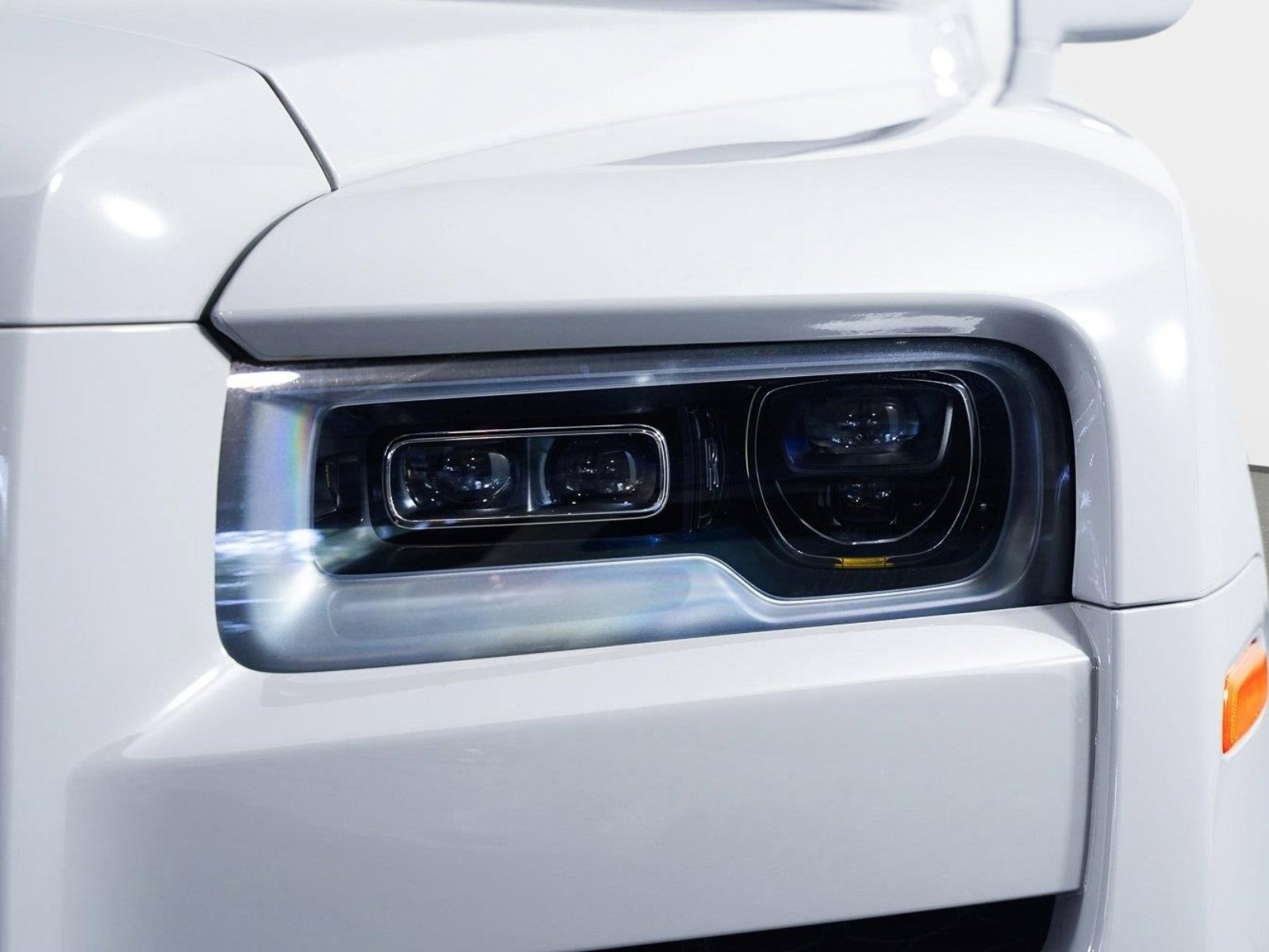 Used 2024 Rolls-Royce Cullinan Black Badge AWD/4WD image 25