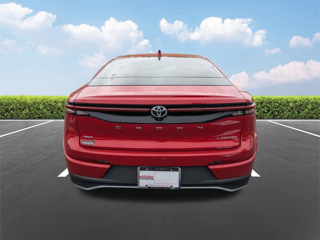 Used 2023 Toyota Crown Limited image 5