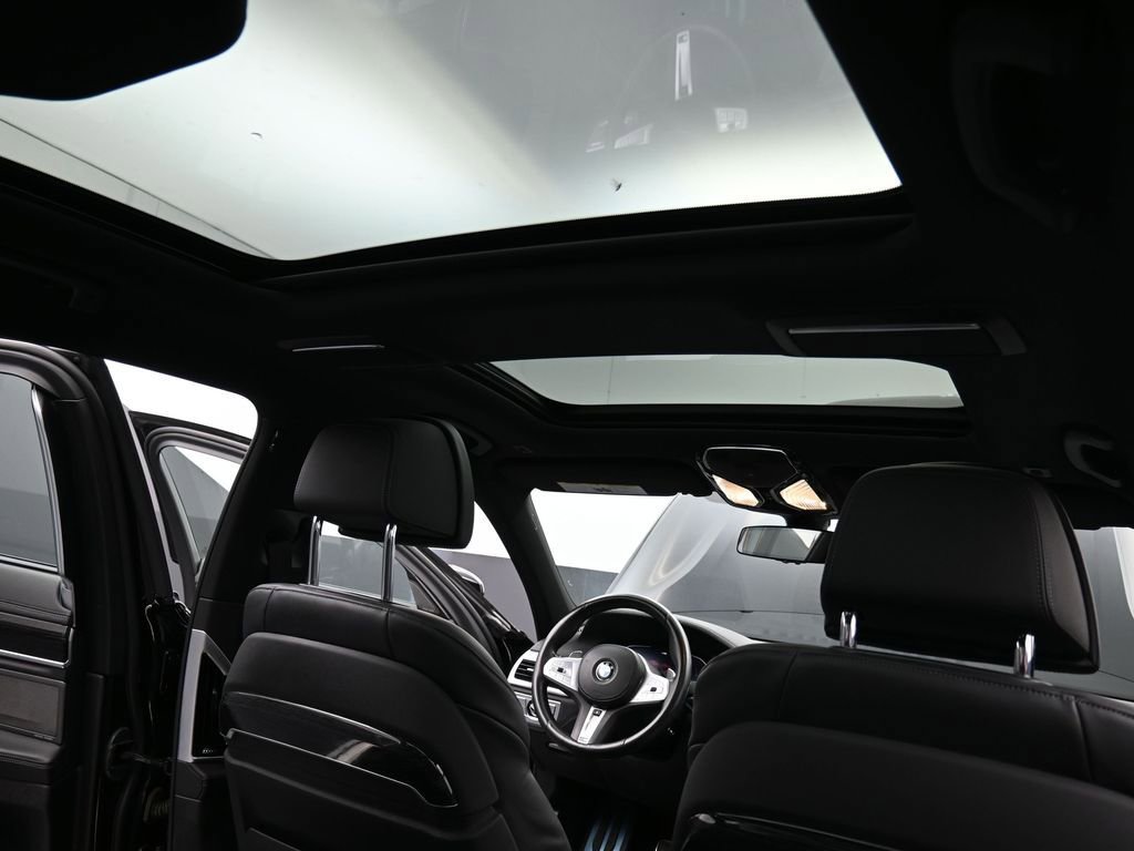 Used 2022 BMW 740i xDrive w/ M Sport Package image 19