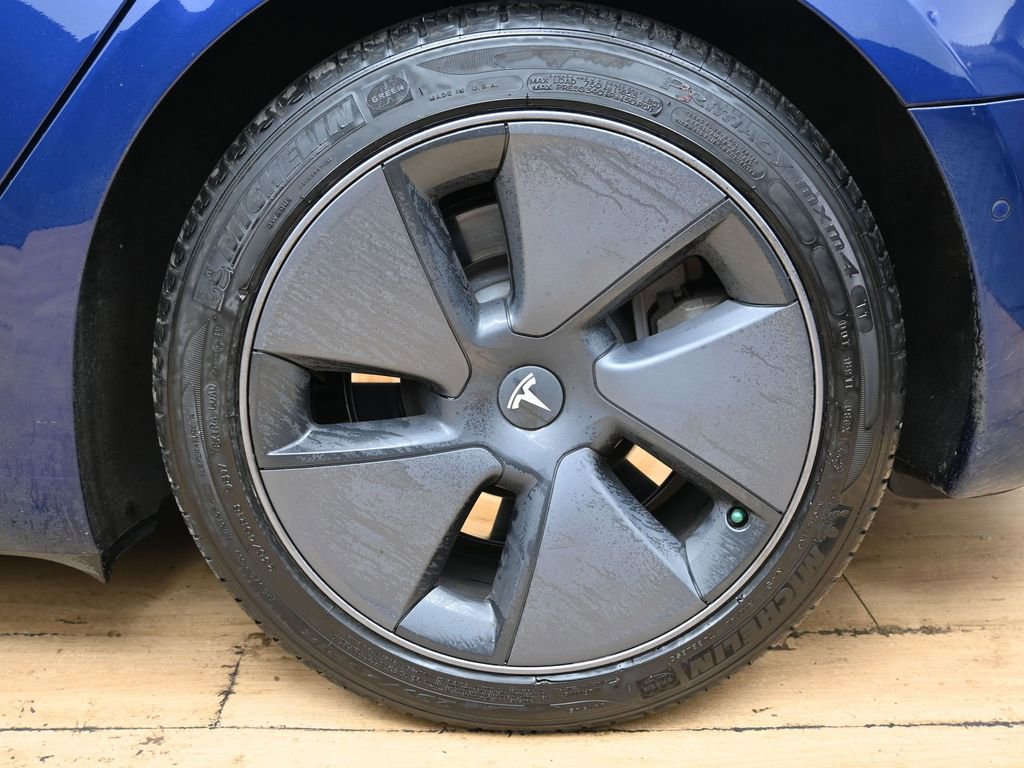 Used 2021 Tesla Model 3 Standard Range Plus image 12