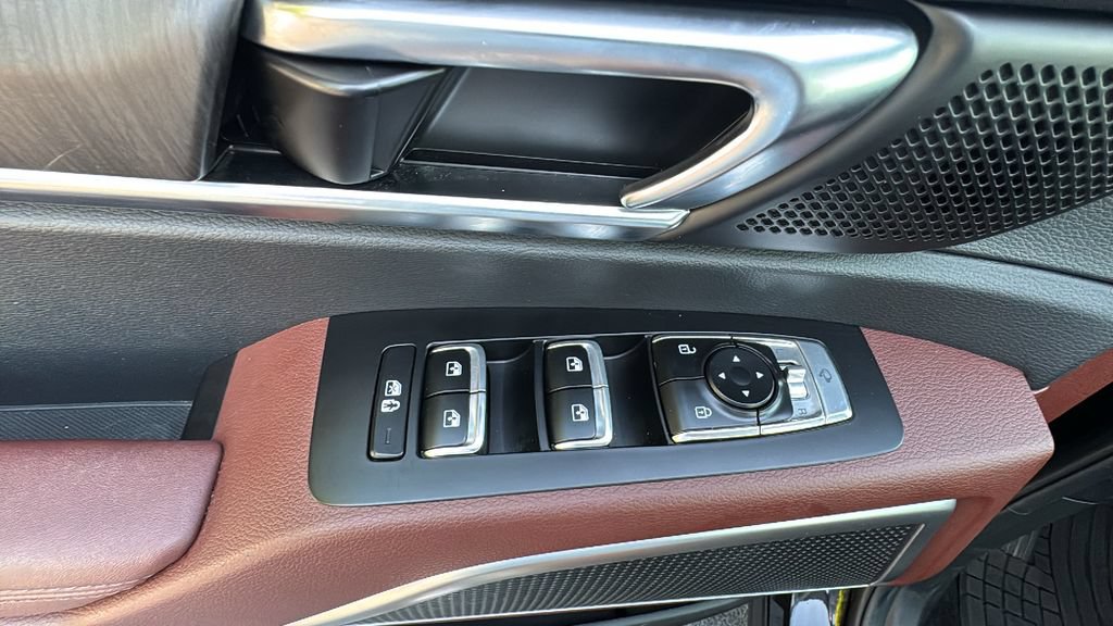 Used 2024 Kia Telluride EX w/ EX Captain's Chair Package AWD/4WD image 14