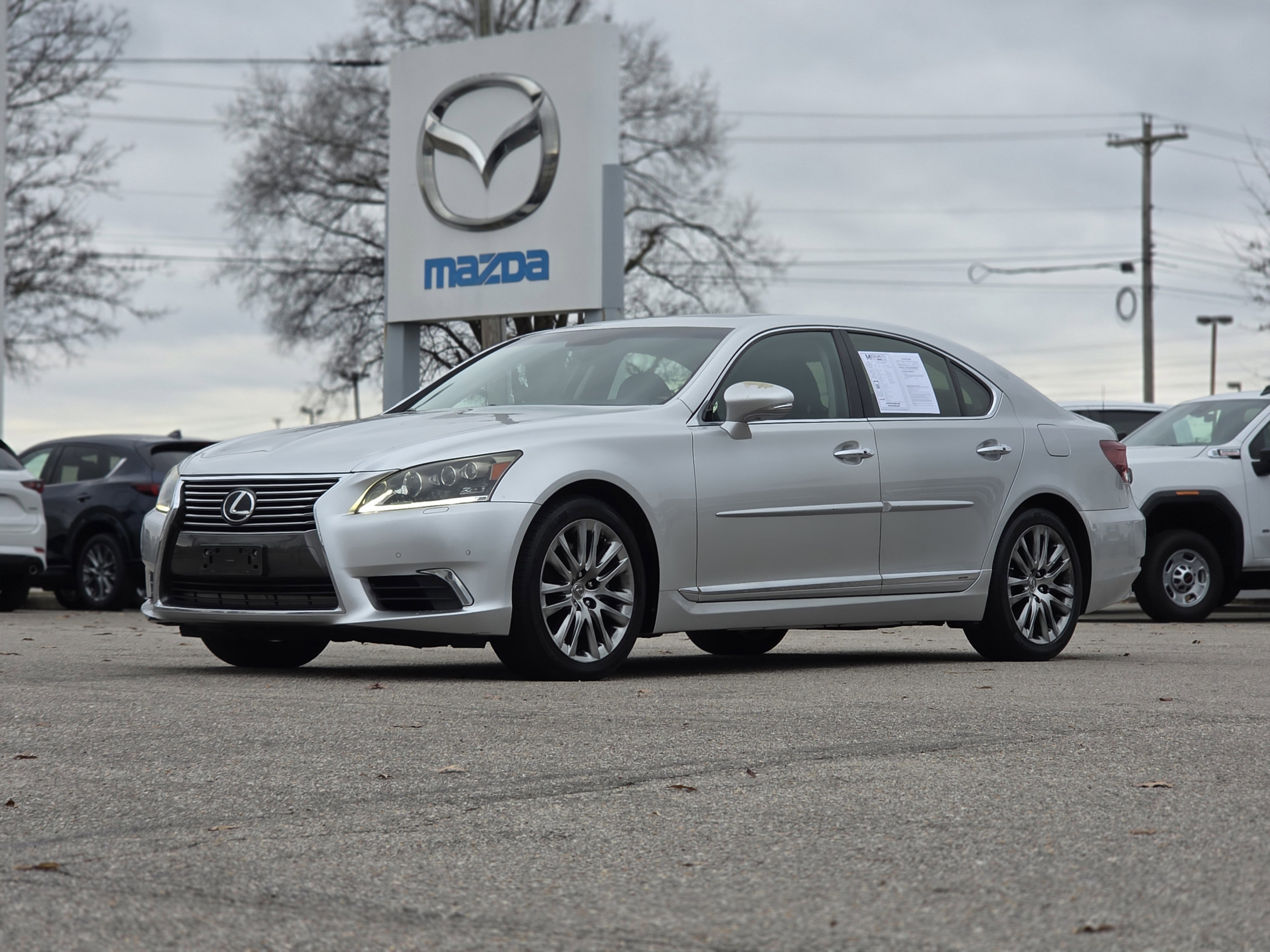 Used 2013 Lexus LS 460 AWD image 3