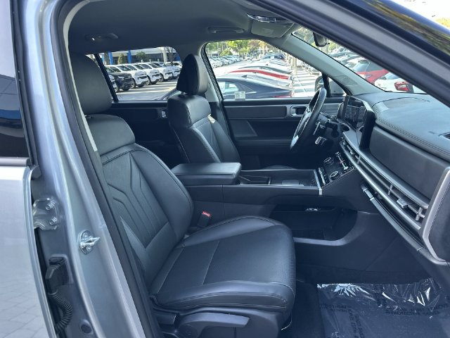 Used 2025 Hyundai Santa Fe SEL FWD image 29