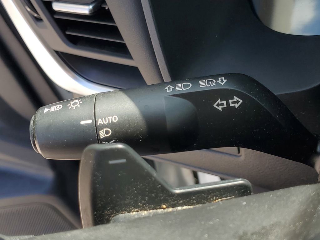 Used 2023 Nissan Rogue S FWD image 21