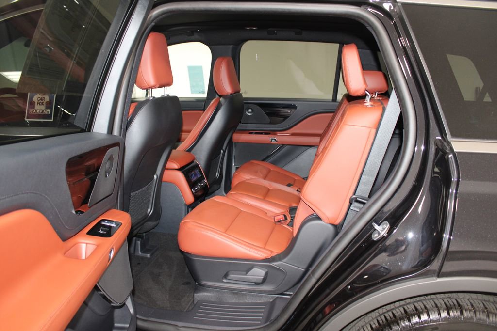 Used 2025 Lincoln Aviator Reserve image 27