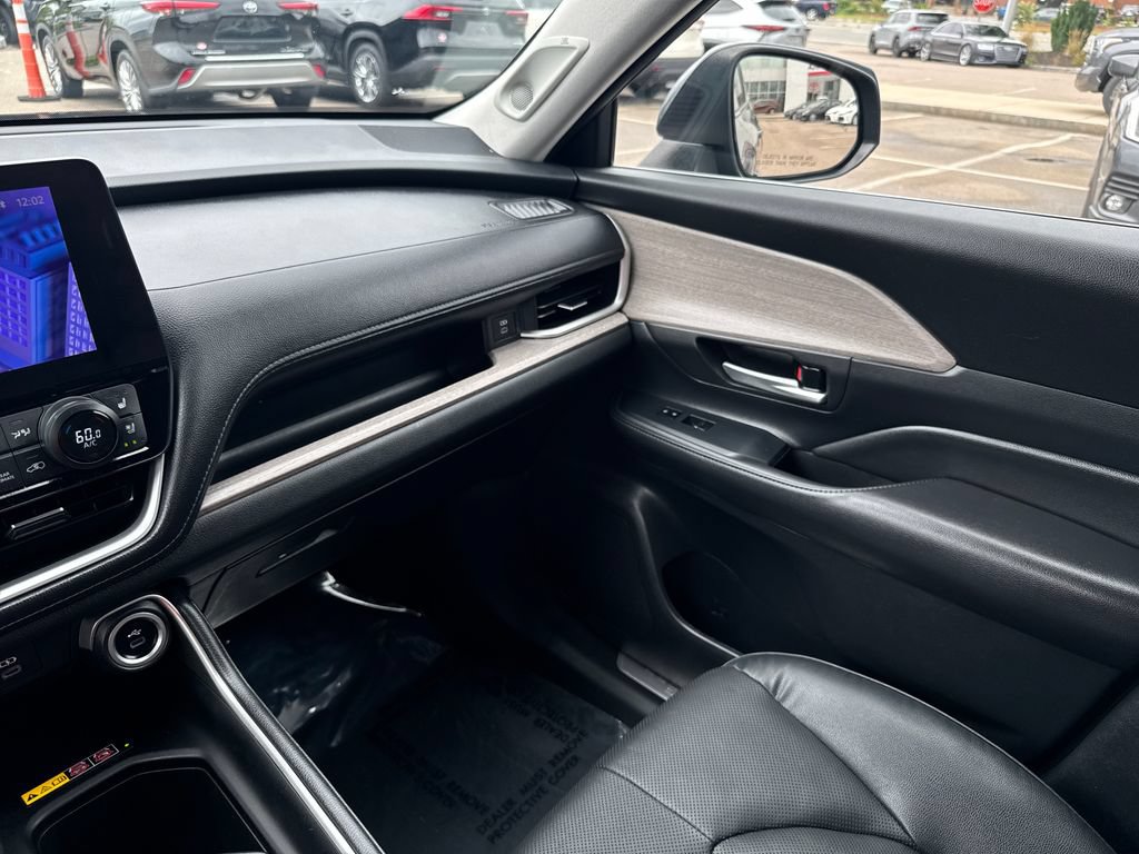 Used 2024 Toyota Grand Highlander AWD image 30