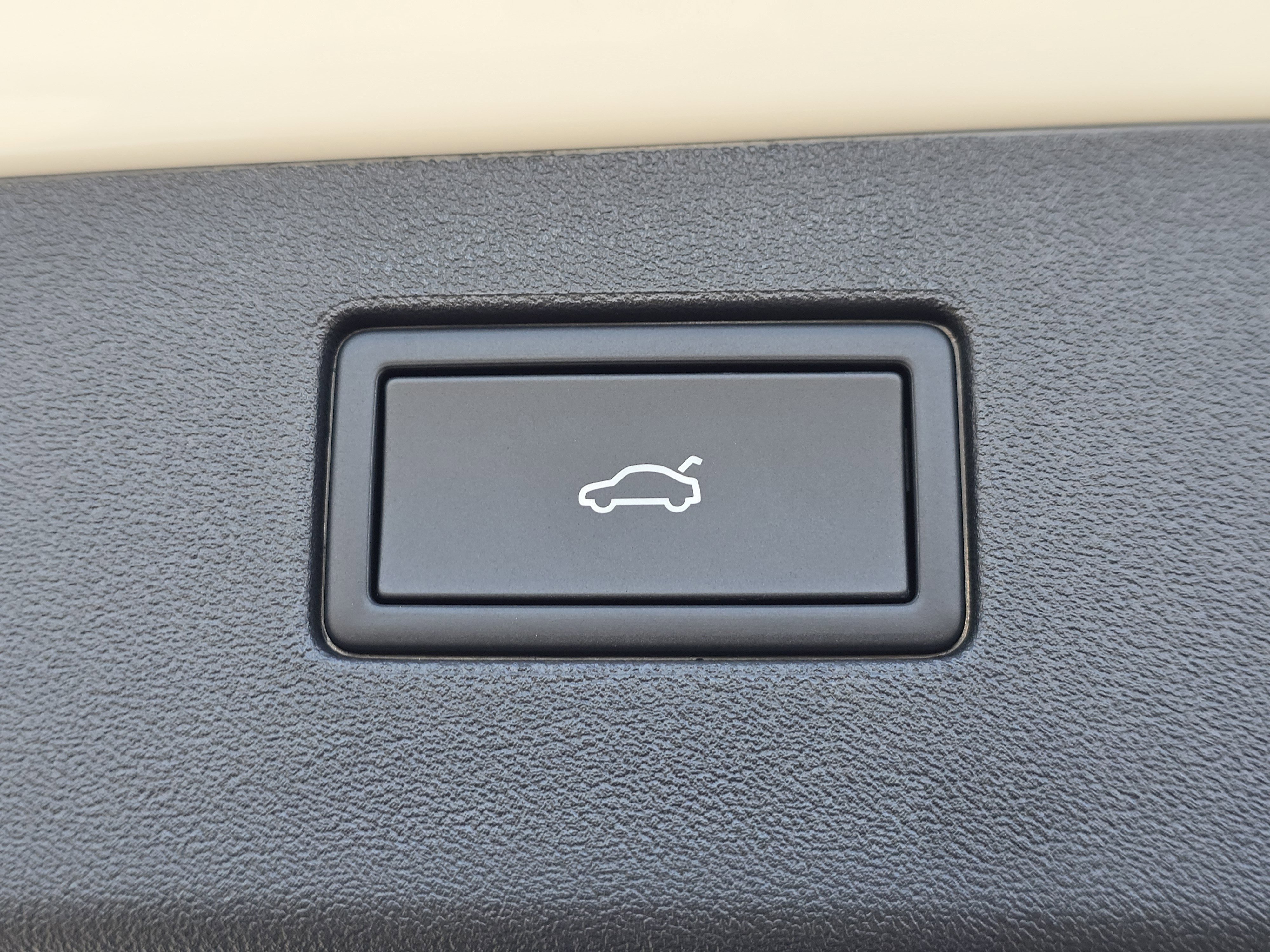 New 2026 Volkswagen Tiguan SE image 16