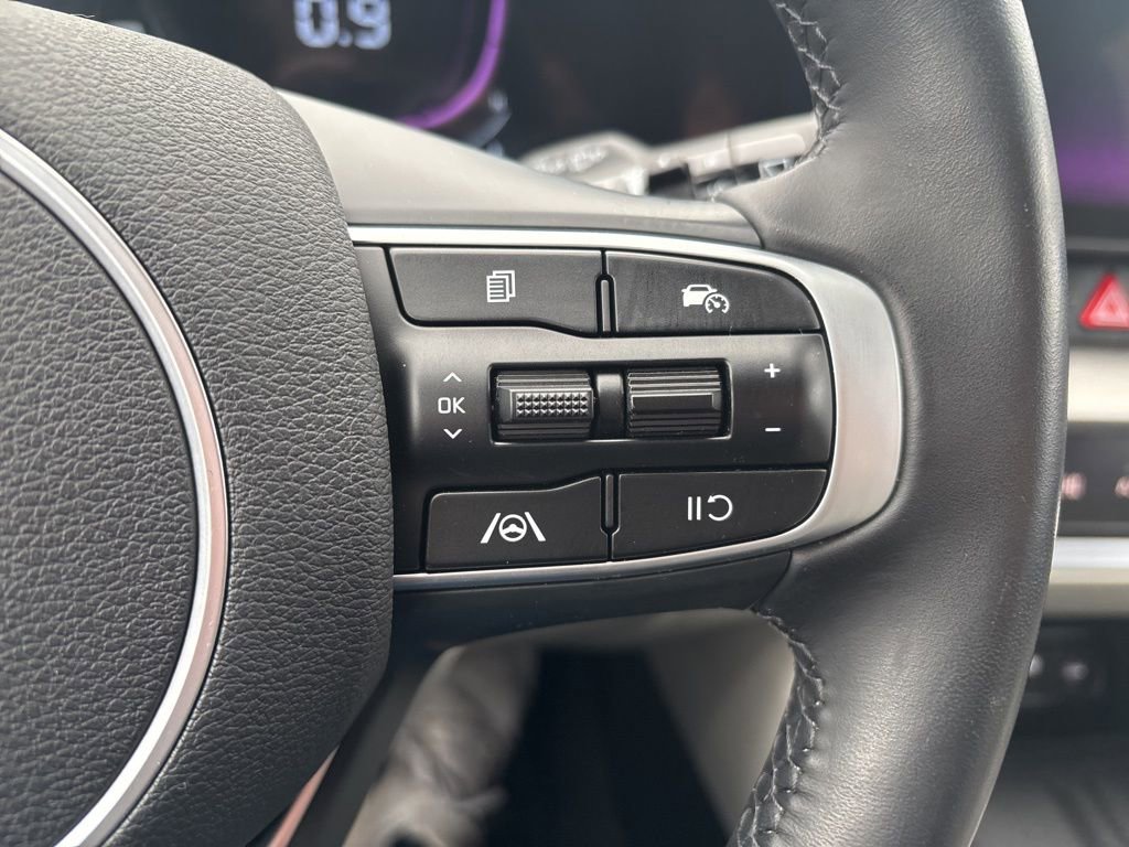 Used 2025 Kia Sportage EX image 20