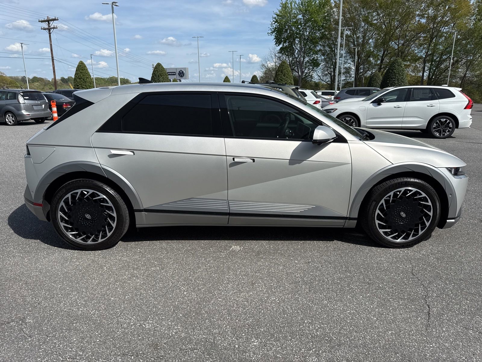 Certified 2023 Hyundai Ioniq 5 Limited w/ Cargo Package image 8