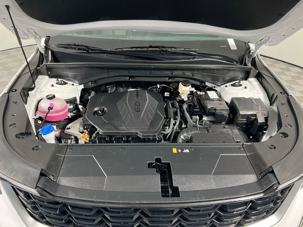 Certified 2025 Kia Sorento LX FWD image 31