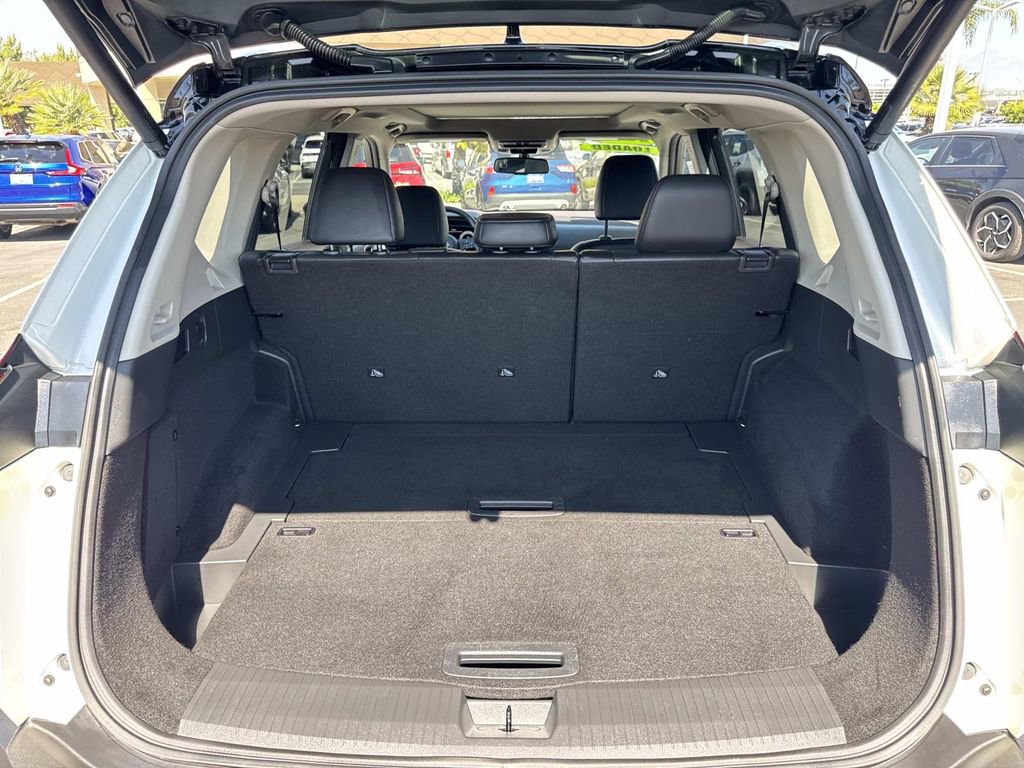 Used 2023 Nissan Rogue Platinum w/ Platinum Premium Package image 30