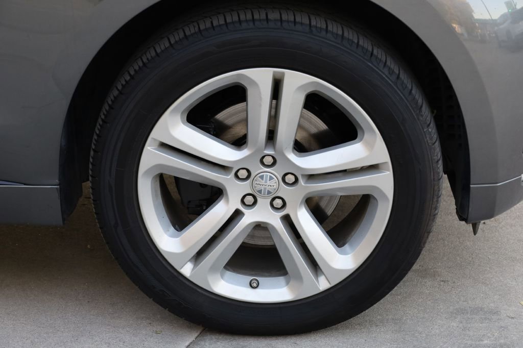 Used 2018 Jaguar F-PACE R-Sport AWD/4WD image 41