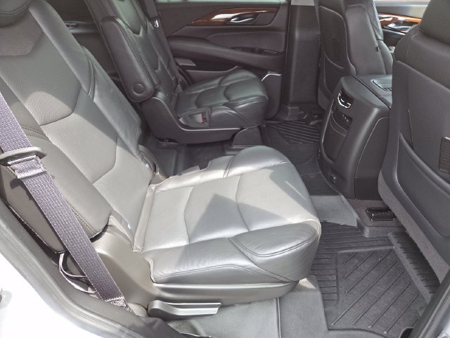 Used 2020 Cadillac Escalade Luxury AWD/4WD image 24