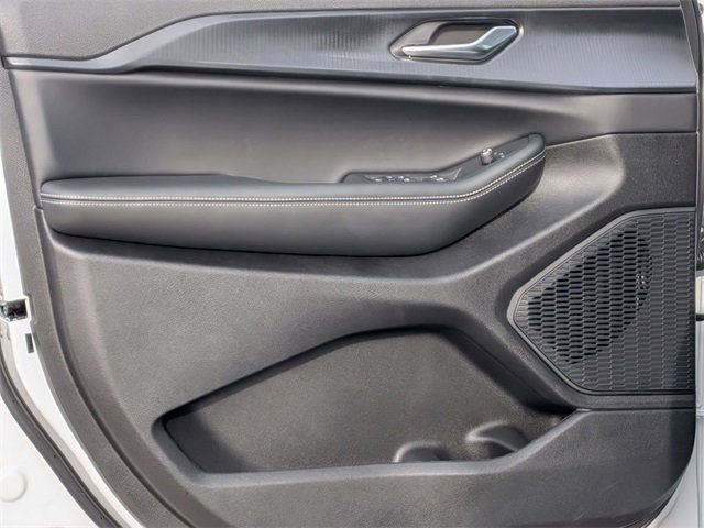 New 2025 Jeep Grand Cherokee Altitude image 15