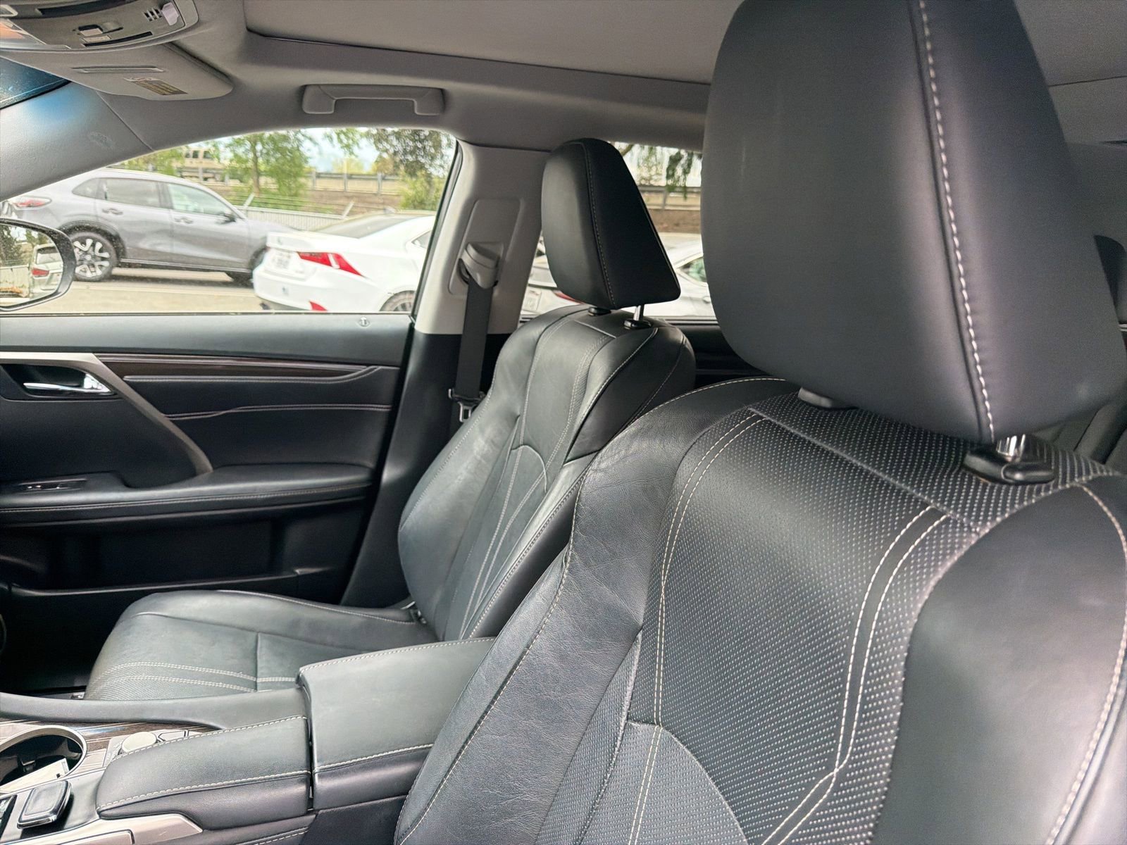 Used 2017 Lexus RX 450h AWD image 9