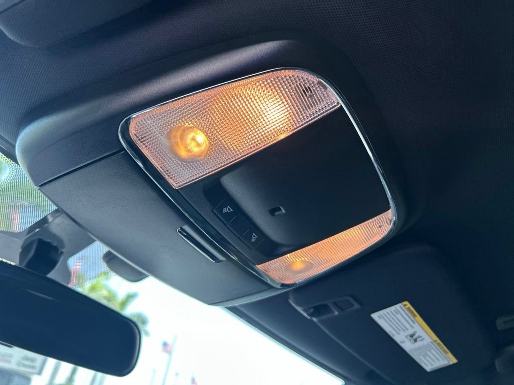 Used 2021 Jeep Grand Cherokee Laredo RWD image 42